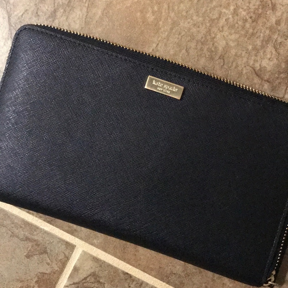REDUCED! ♠️ Kate Spade Talla Newbury Wallet